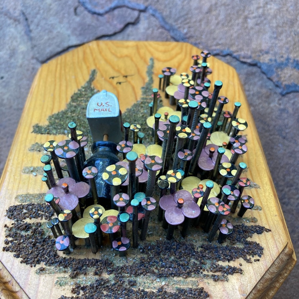 Unique Handpainted POL-O-CRAFT nail flower art vintage/Floral design w/mailbox - Picture 10 of 14